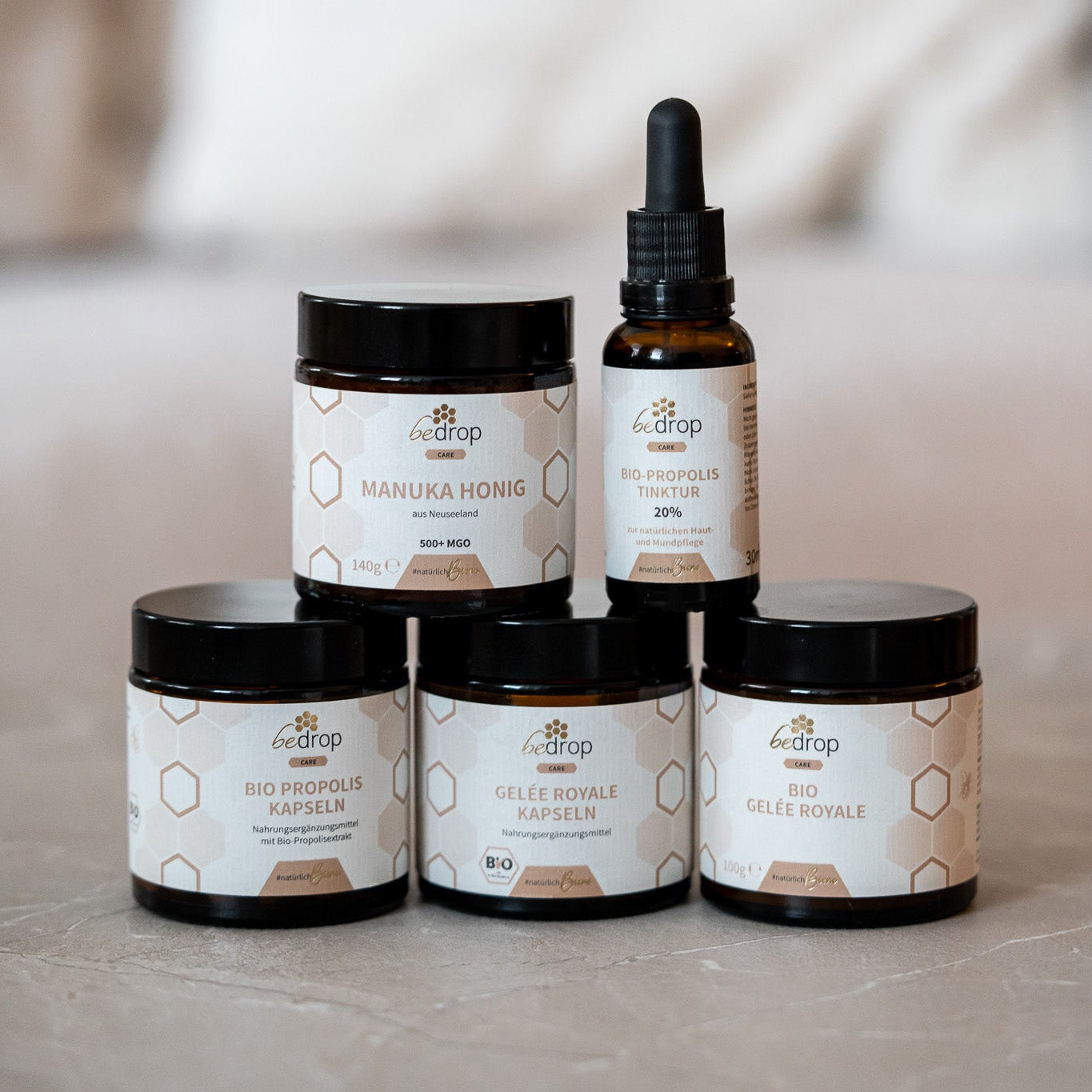 Le kit polyvalent | Capsules de propolis & teinture à 20% + Capsules de gelée royale & pur/frais + Miel de Manuka