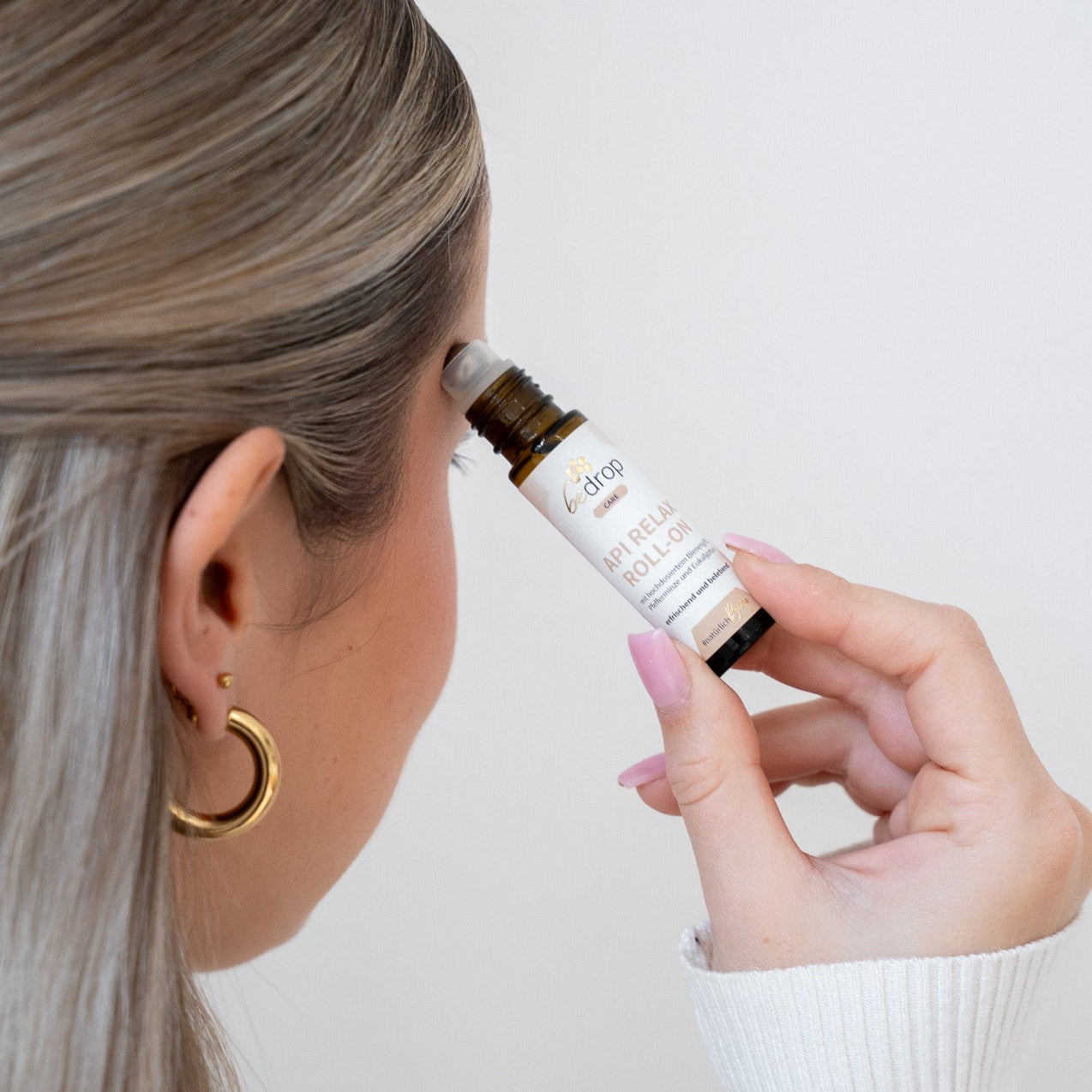 Api Relax Roll-On au venin d'abeille hautement dosé, à la menthe poivrée et à l'eucalyptus - 10ml