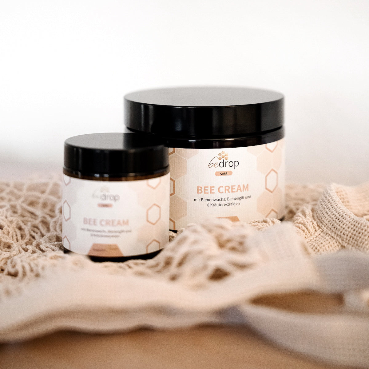 XXL Bee Cream Pommade au venin d'abeille avec 8 extraits d'herbes - 400g