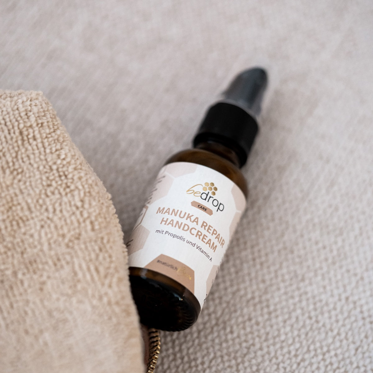 Crème pour les Mains Réparatrice au Miel de Manuka, à la Propolis et à la Vitamine A - 25ml