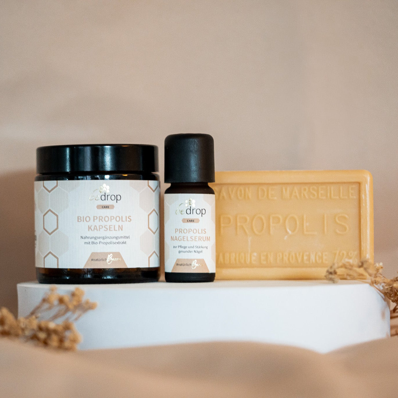 Nail Care Set | Sérum pour les ongles à la propolis, capsules & savon au miel de propolis
