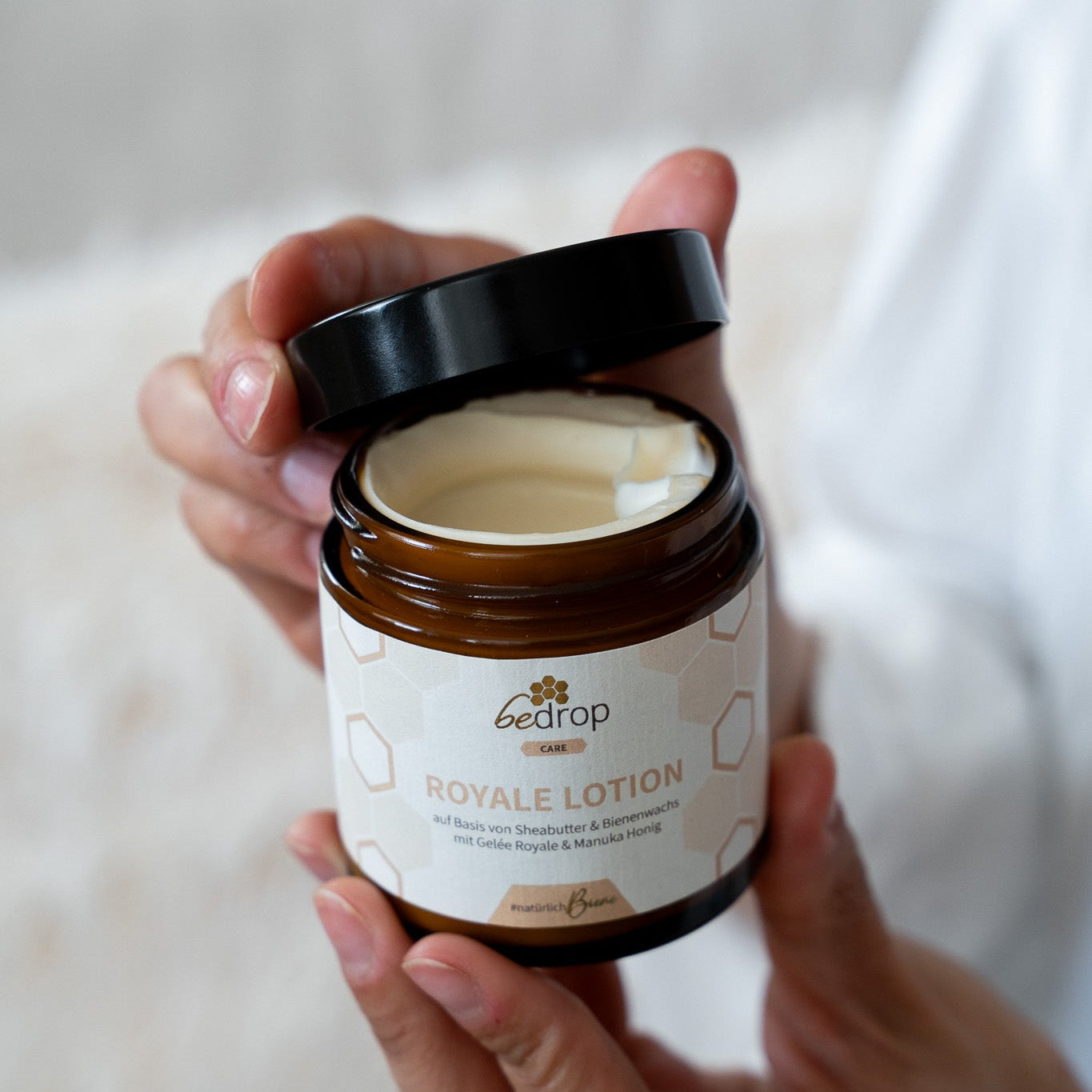 Lotion Corporelle Royale à la Gelée Royale, au Beurre de Karité et au Miel de Manuka - 100g
