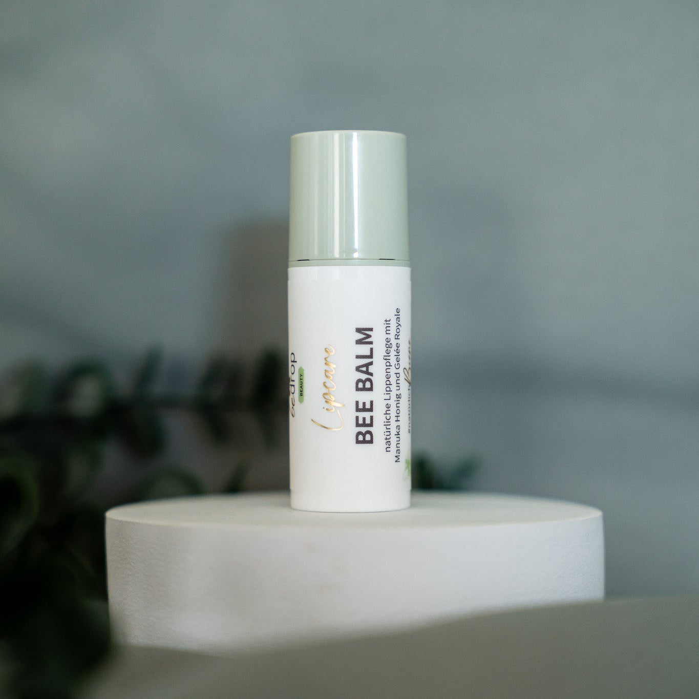 Bee Balm - baume naturel pour les lèvres au miel de manuka, à la gelée royale et au rétinol